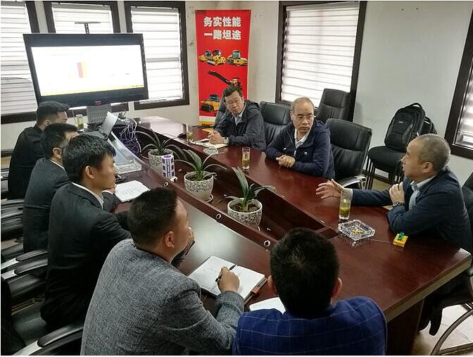 老总考察市场_华南海鲜市场老总赵红(2)