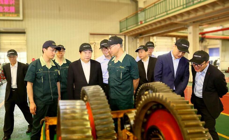 山推董事长_山推推土机(3)